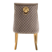 Chaise Tête de Lion Matelassée