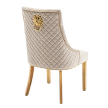 Chaise Tête de Lion Matelassée